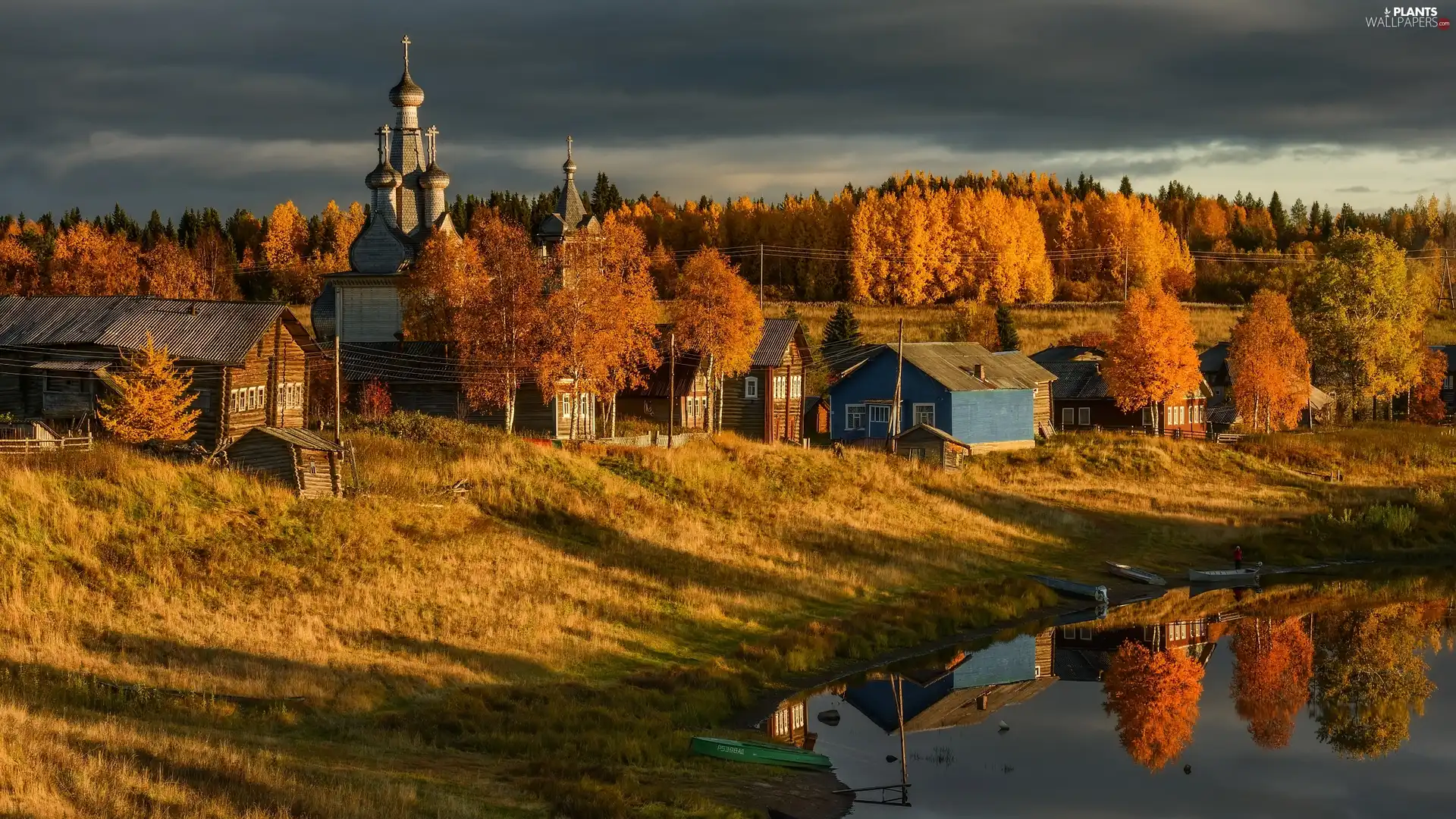 Houses, Russia, autumn, Cerkiew, viewes, reflection, Pond - car, Village Kimzha, Arkhangelsk Oblast, clouds, trees